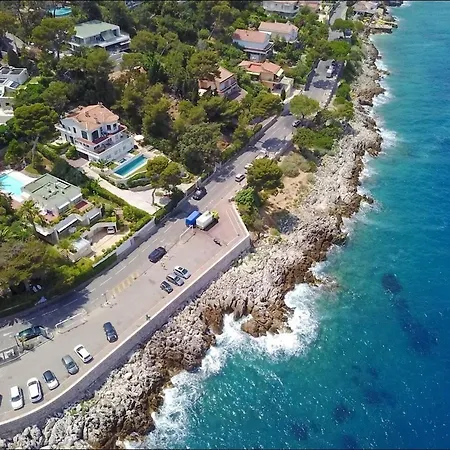 Pour 12 Personnes A * Roquebrune-Cap-Martin